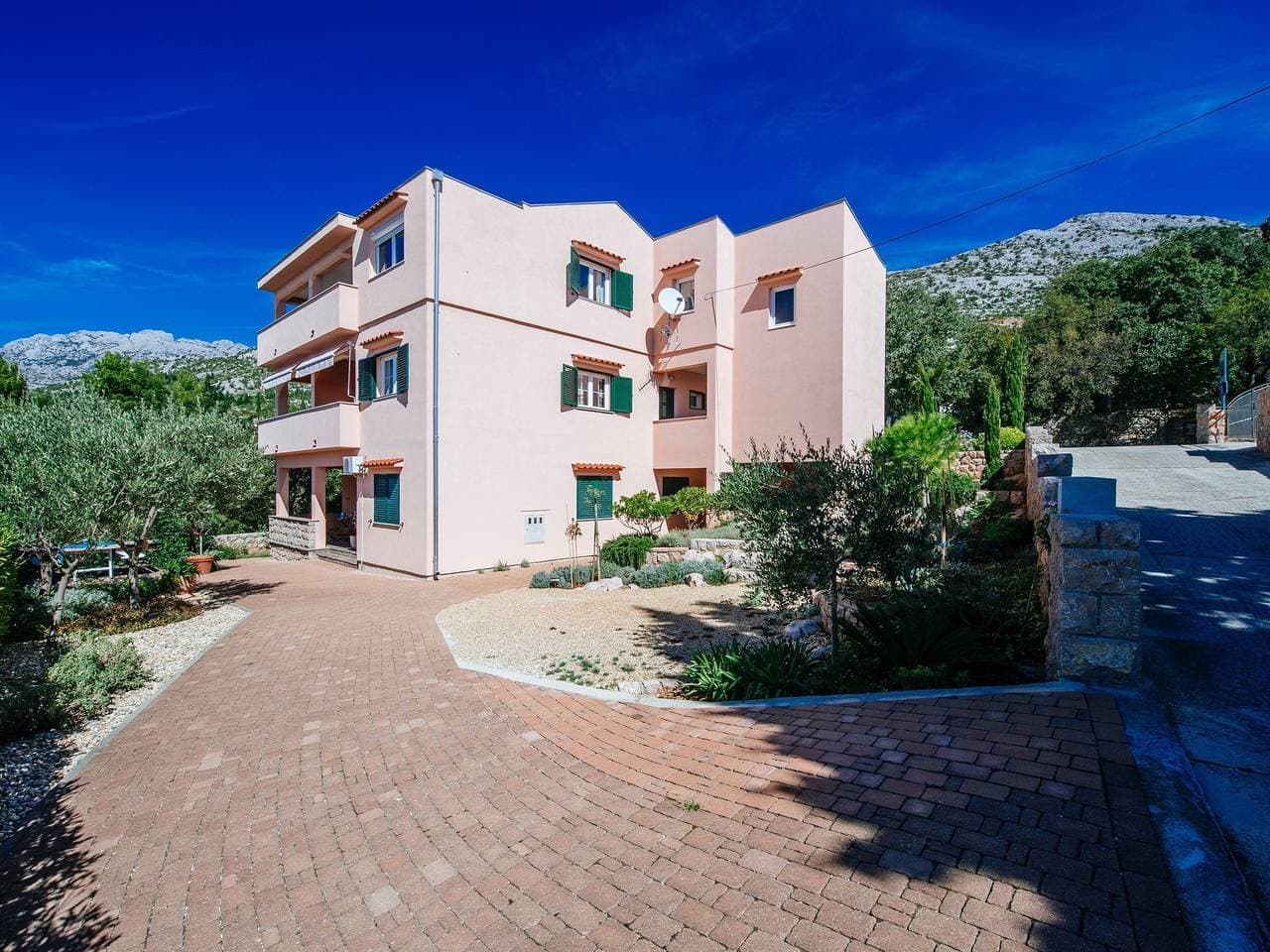 Moderne Ferienwohnung am Meer in Starigrad 1