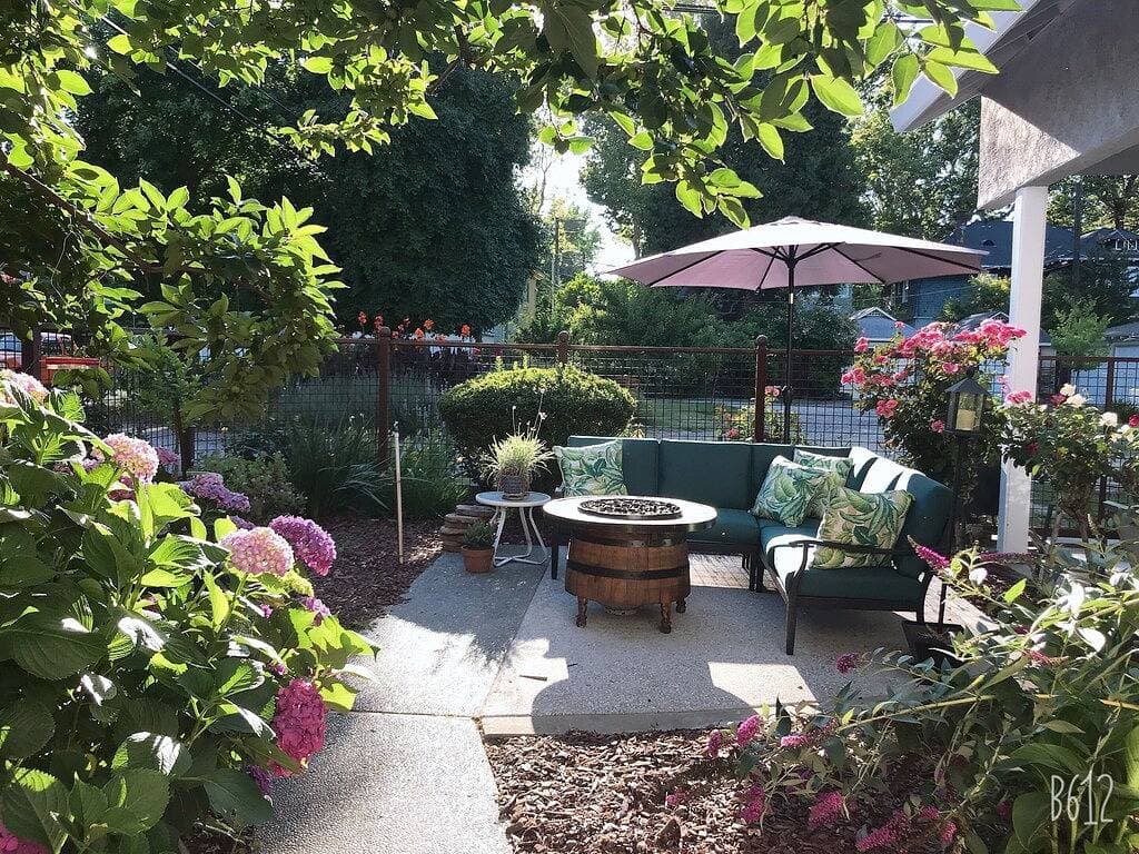 Detached Guest Cottage Backs to Private Park In Midtown Sacramento 1