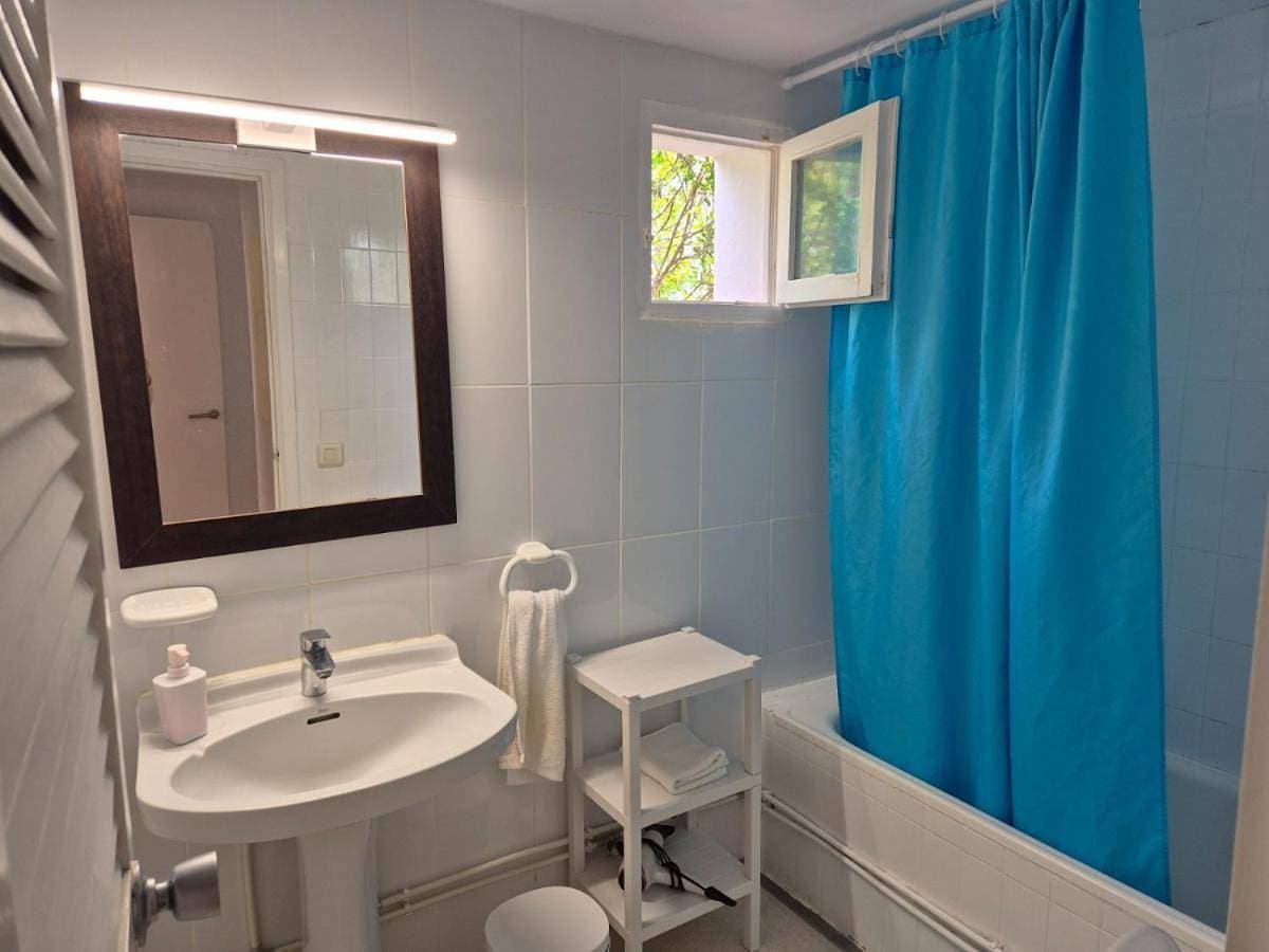 Foto 4 von 27: One-Bedroom Apartment with Balcony and Sea View