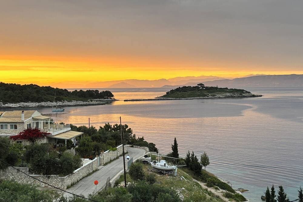Foto 11 von 22: La Maisonnette | Romantic escapism with panoramic sea views and Infinity pool