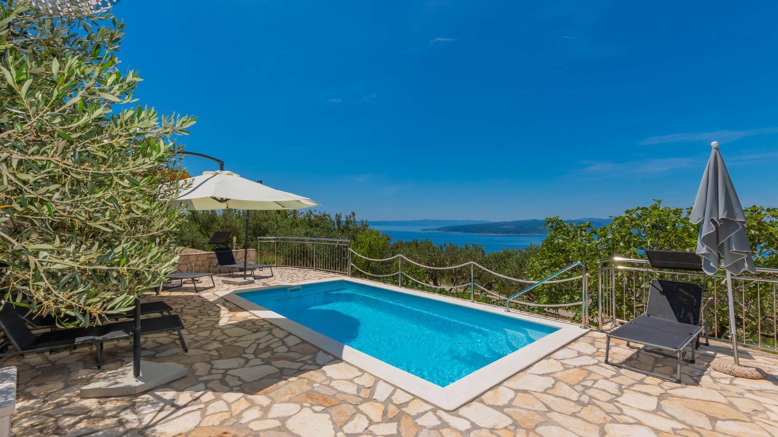 Foto 2 von 32: Villa Radic -  Makarska by Villas Guide