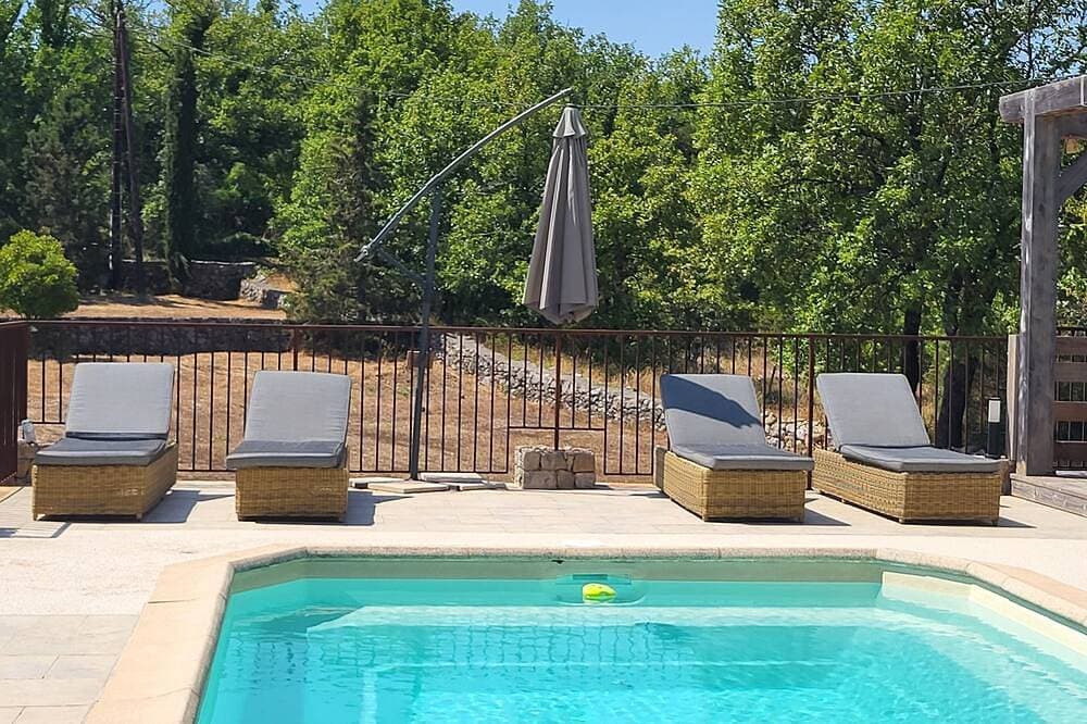 Quiet house with pool 🌳 ideal family 4 persons 1