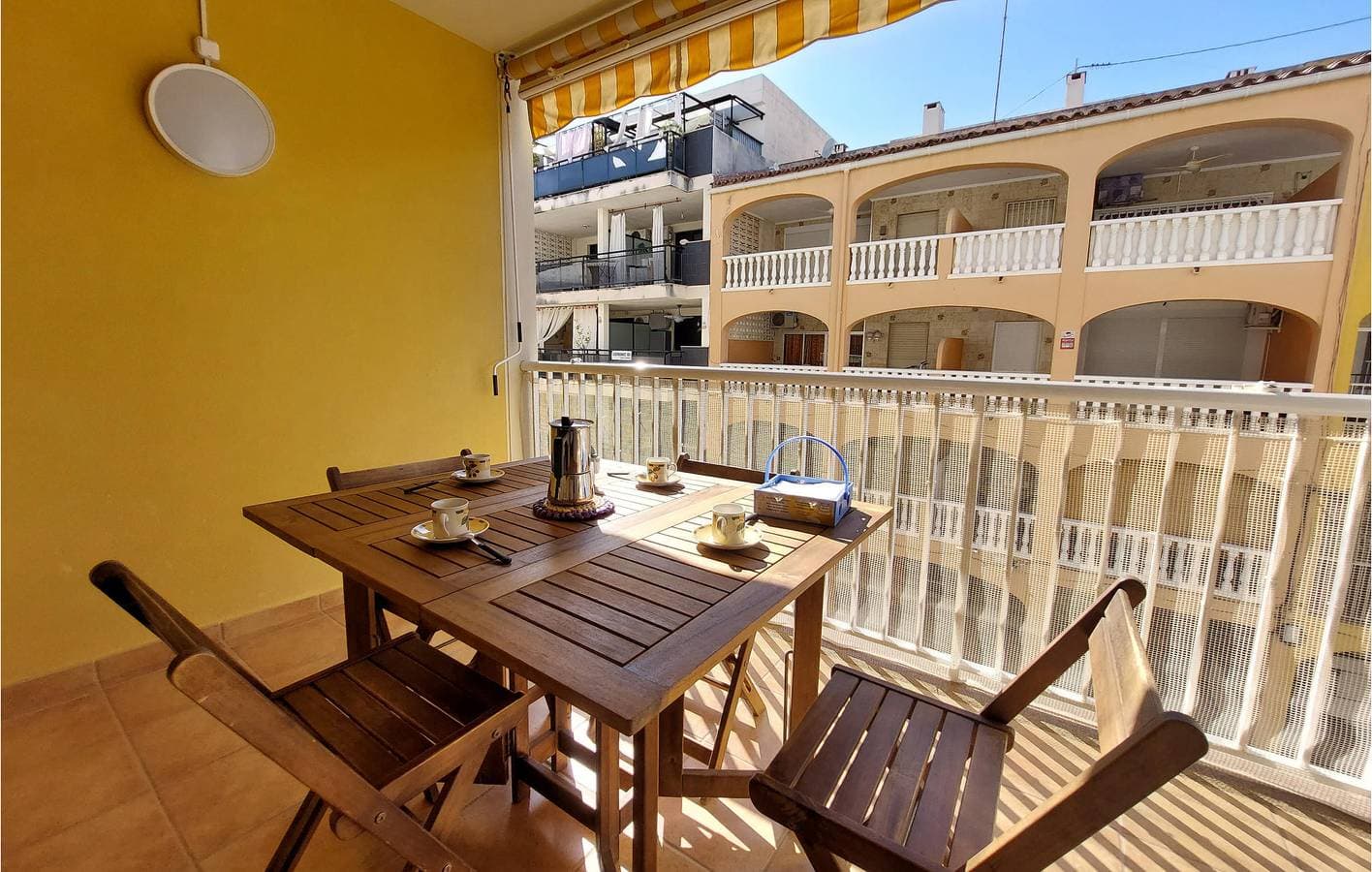 Foto 10 von 18: Gemütliches 1BR mit AC, Pool & Terrasse nahe Playa Masbó