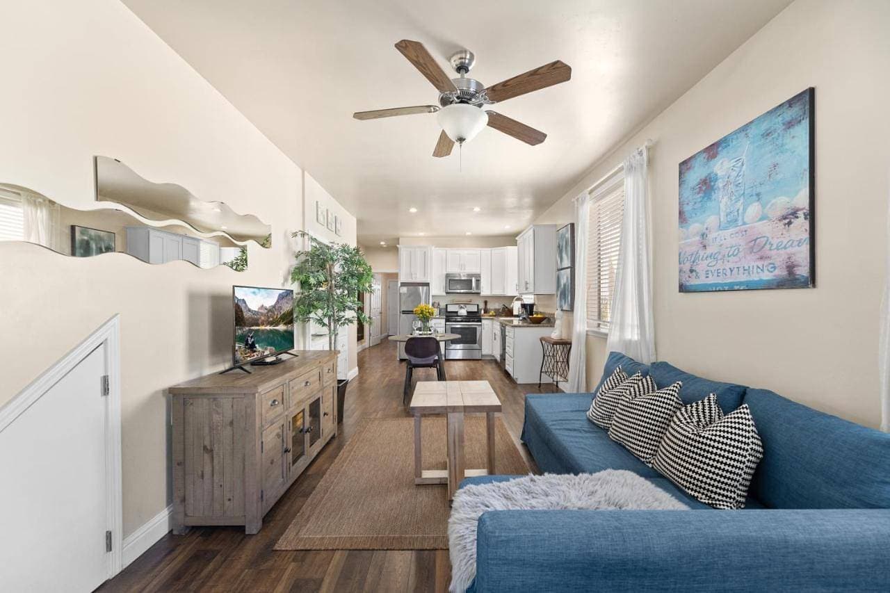 Marvelous Midtown Stay with a Modern Twist 1
