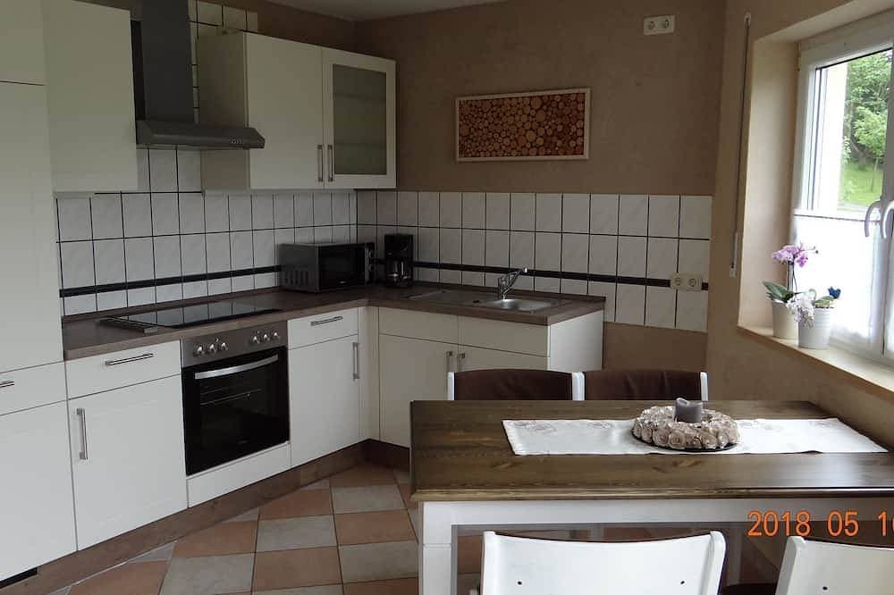Foto 5 von 7: 70qm große Ferienwohnung mit zwei Schlafzimmern mit Terrasse