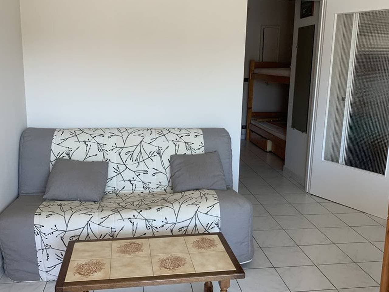 Foto 3 von 11: Studio-Hyères: Piscine, Plages et Port à Proximité, Parking Inclus, Idéal Vacances
