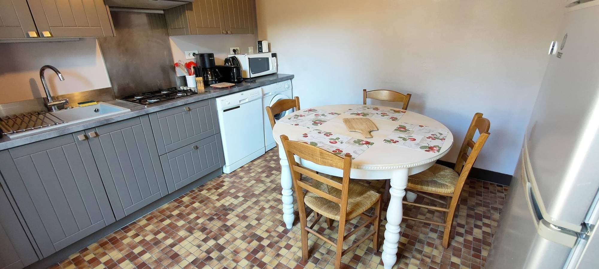 Foto 7 von 19: Gemütliche 82m² Gite mit Parkplatz, TV, Garten, Tiere & Internet in der Nähe von Plage de la Mondrée