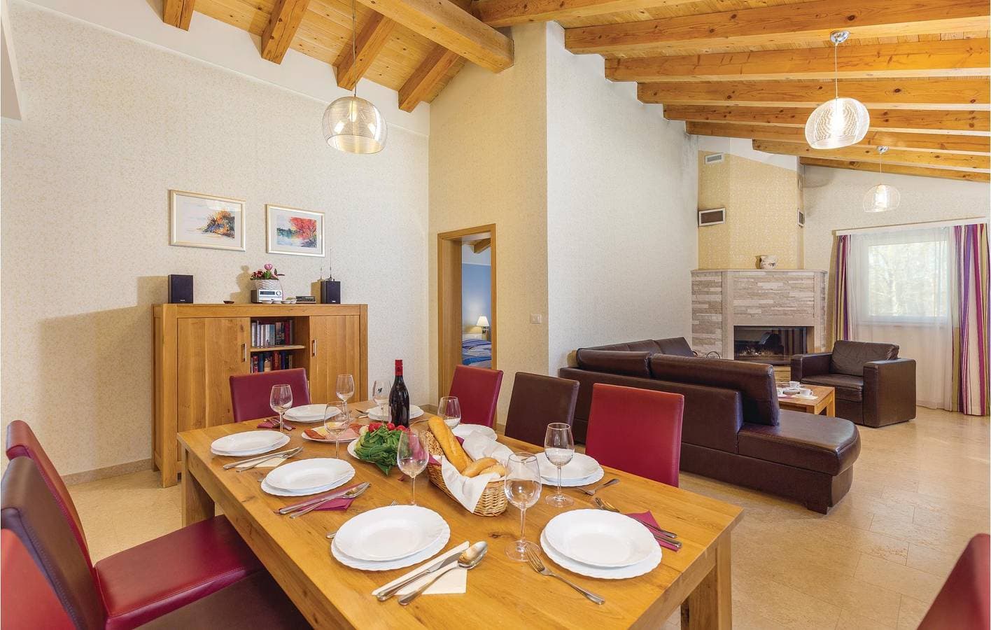 Foto 6 von 48: Geräumige 2-Zimmer-Ferienwohnung mit Pool, WLAN, Klimaanlage und Parkplatz