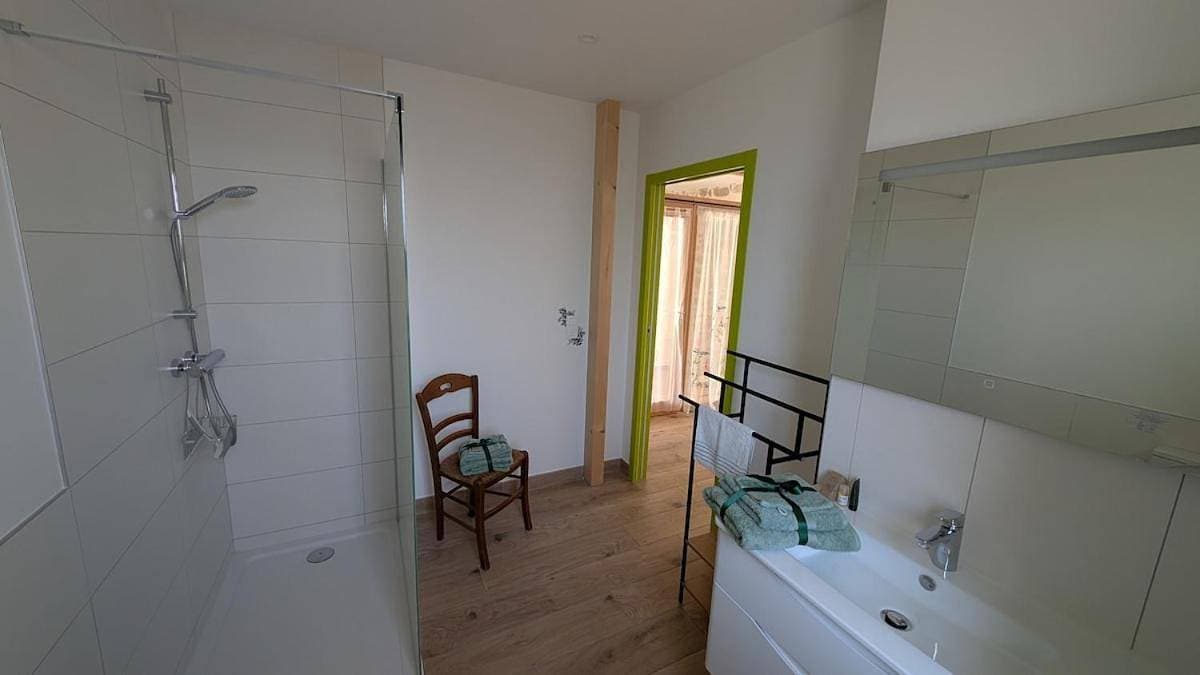 Foto 5 von 41: One-Bedroom Apartment
