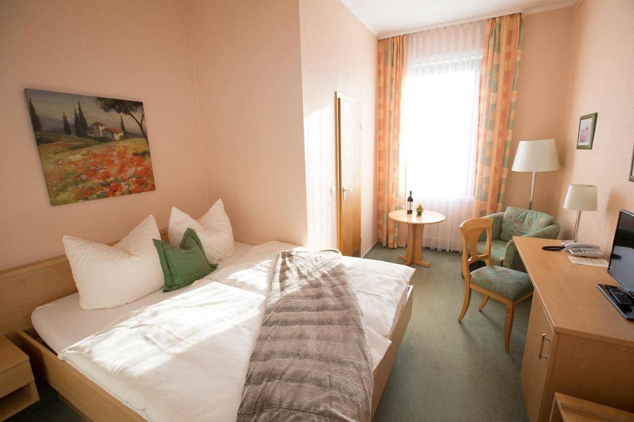 Foto 6 von 10: Economy Double Room