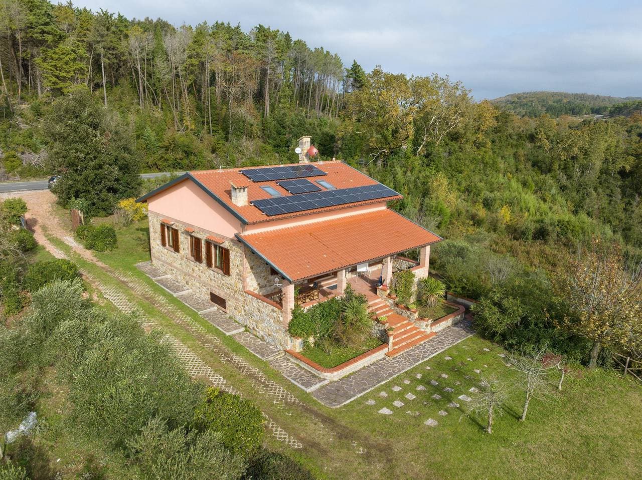 Foto 2 von 41: Ferienhaus „Casa Flora“ mit privatem Pool, Terrasse und WLAN