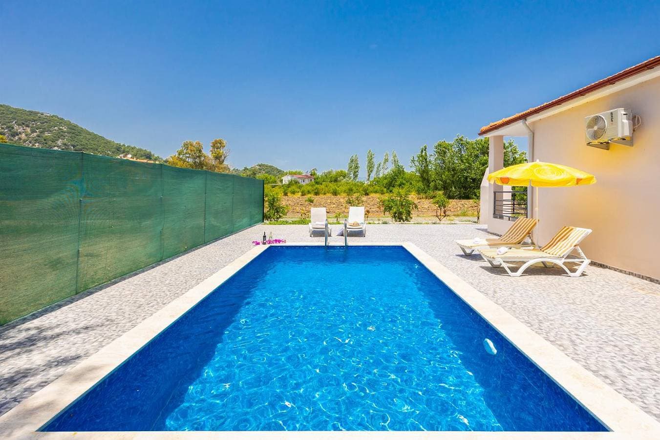 Foto 2 von 18: Villa für 4 Personen mit Terrasse
