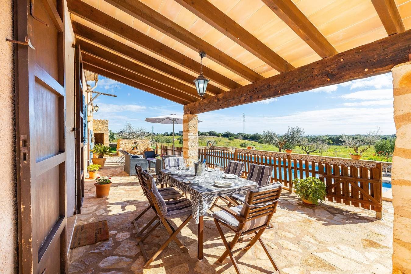 Foto 3 von 36: Villa 'Pascual Gran' mit Bergblick, privatem Pool und Wi-Fi