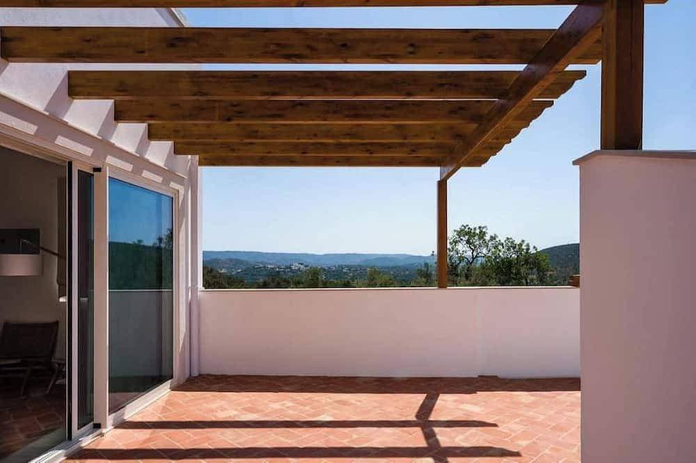 Água House | Spacious wing with a private garden for 6 people 1
