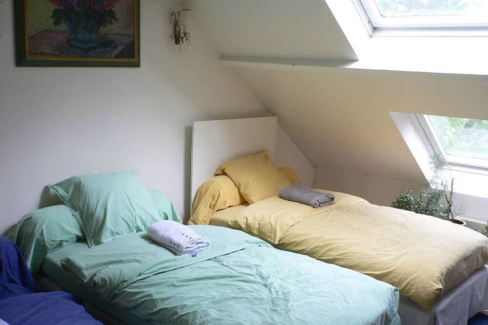 Foto 9 von 25: Große freistehende komfortable Zimmer