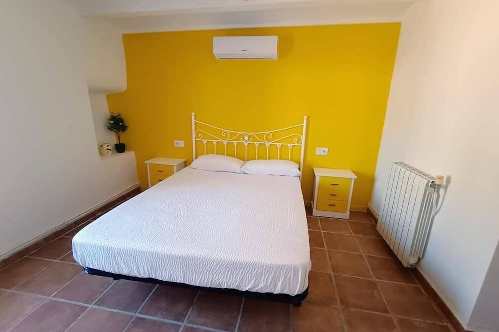 Zimmer „Lemon“ mit Gemeinschaftspool, WLAN und Klimaanlage 1