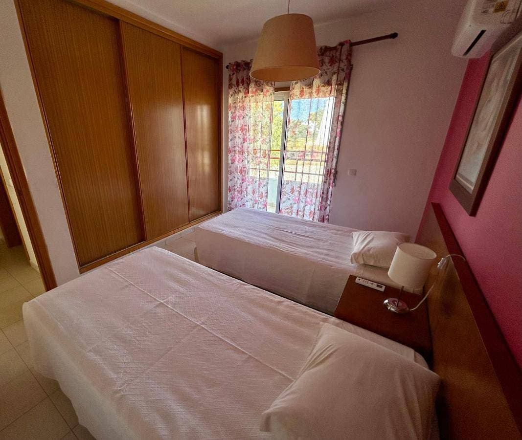 Foto 5 von 19: One-Bedroom Apartment with Balcony and Pool View (4 Adults)