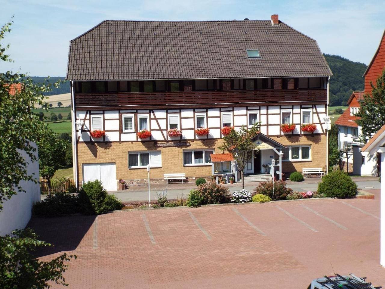 Hotel garni Zum Reinhardswald 1