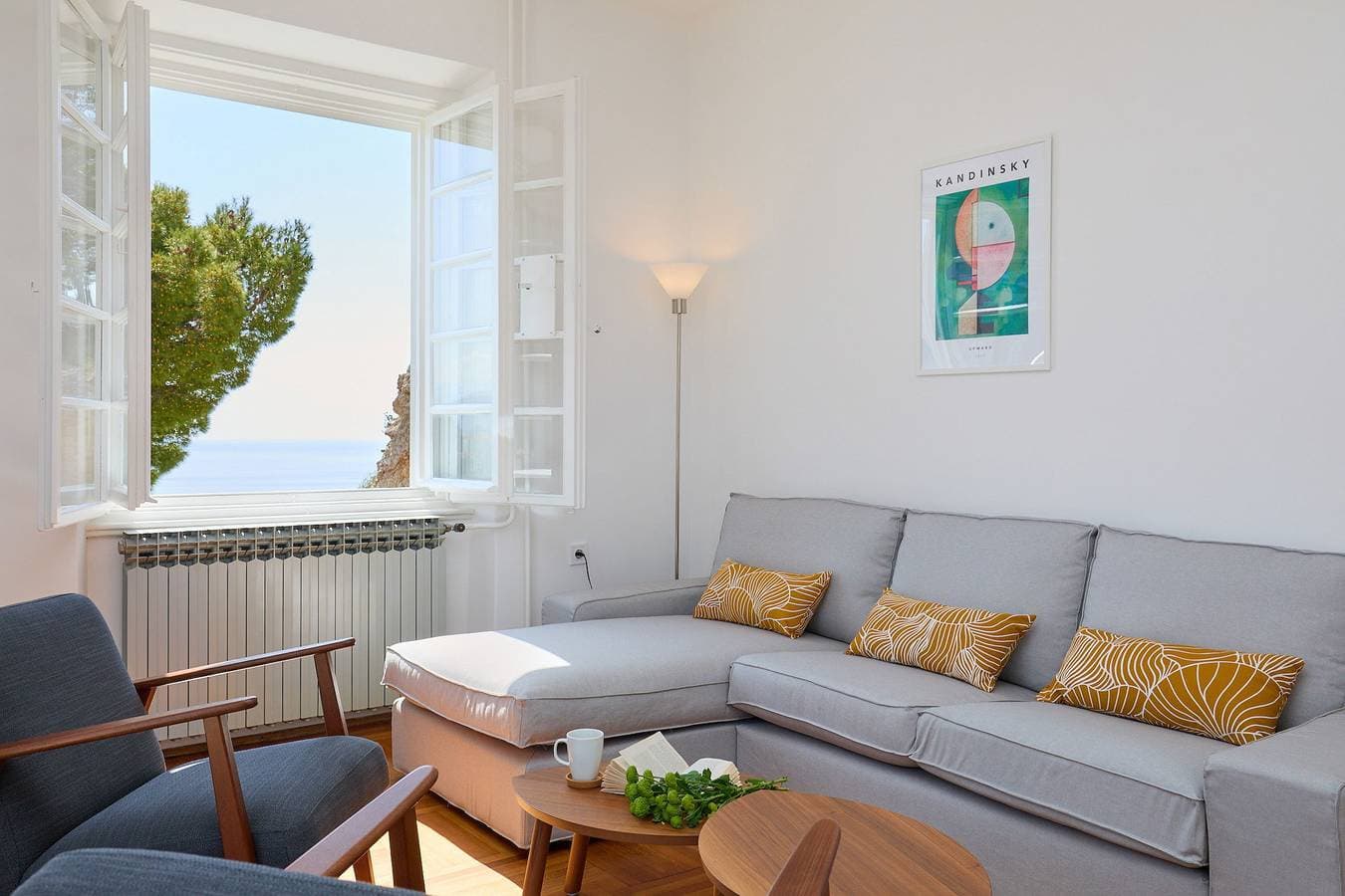 Foto 6 von 34: Ferienwohnung für 6 Personen mit Balkon