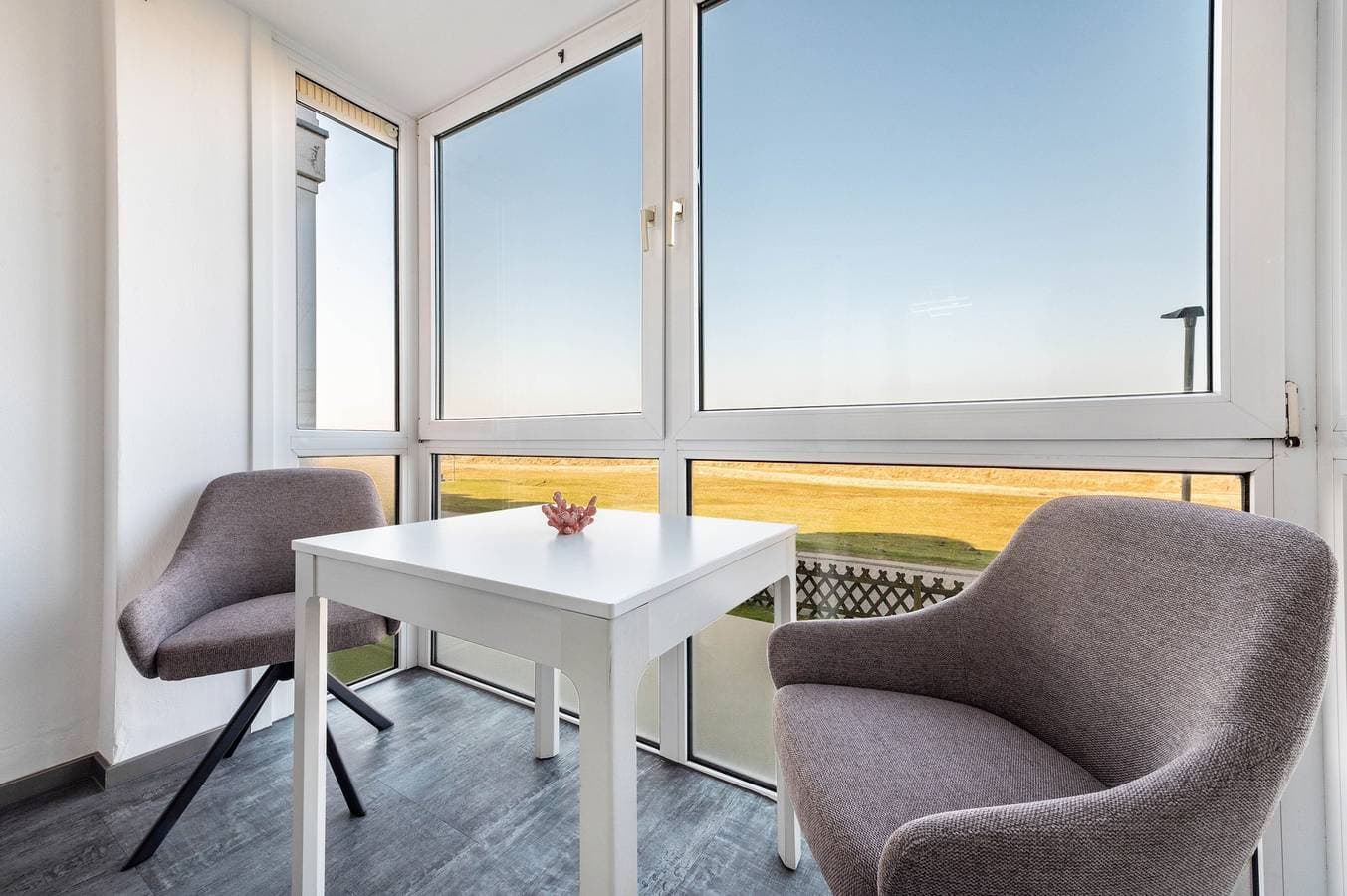 Foto 3 von 28: Ferienwohnung 'Hochparterre' mit Meerblick, Balkon und Wi-Fi