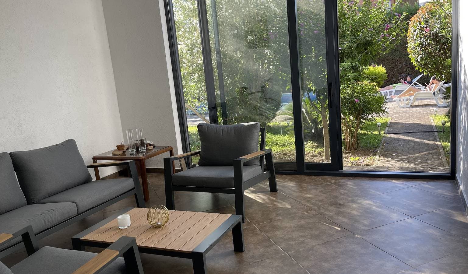 Apartment mit 3 Schlafzimmern und Pool 1