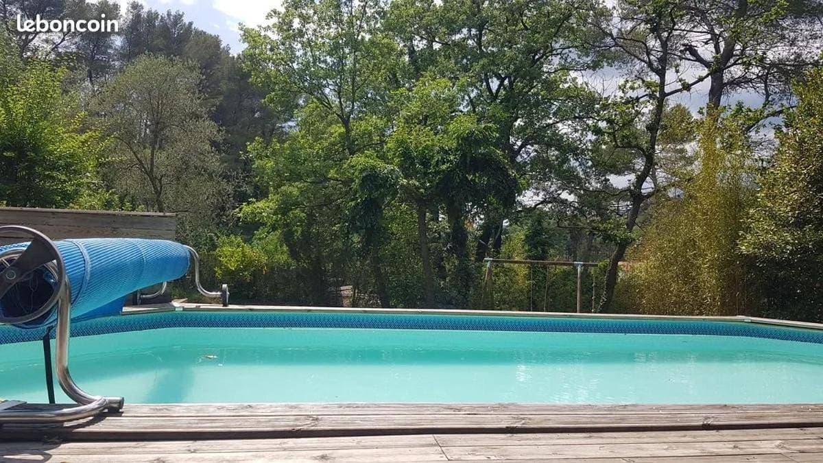 Villa climatisée avec piscine 1