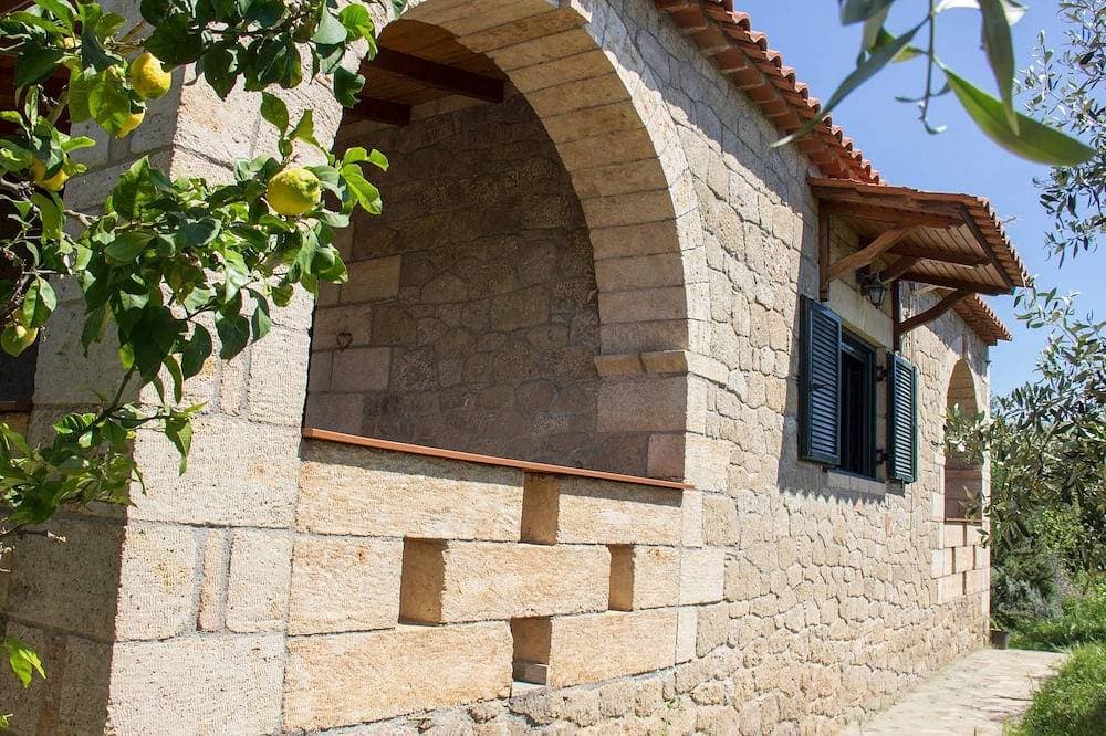Foto 8 von 15: Traditionelles Ferienhaus in der Ruhe des Olivenhains