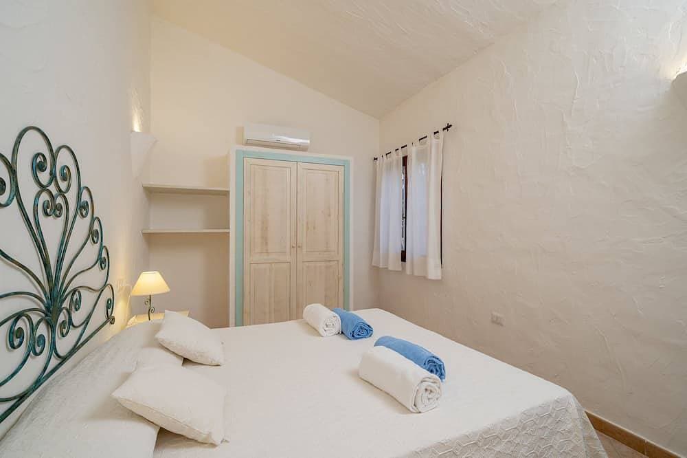 Foto 7 von 30: Villa Nemea: typisch sardisches Haus, Salzwasserpool, tolle Aussicht