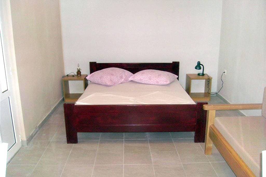Foto 13 von 19: 2-Zimmer-Ferienwohnung am Strand Basina, Hvar A-4599-f