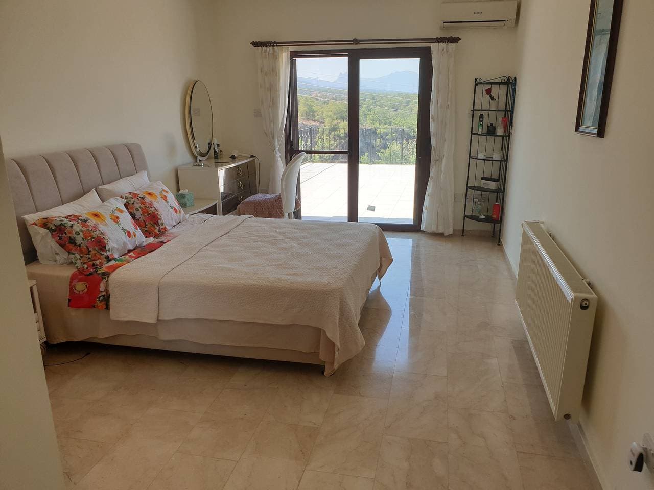 Foto 4 von 44: Tranquility is a Four Bedroom Villa in Girne