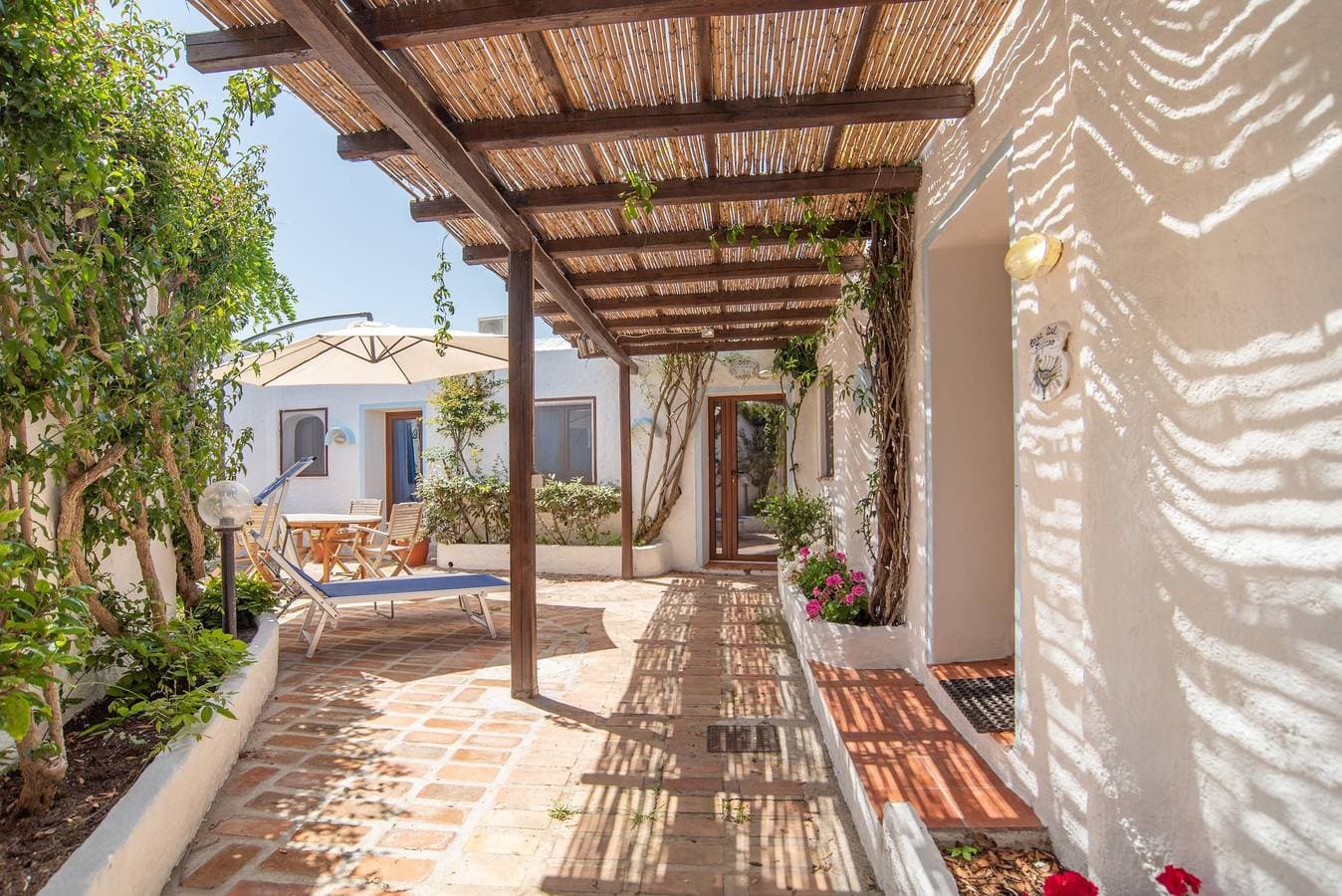 Foto 4 von 25: Einzimmerapartment in der Nähe dem Strand mit Garten