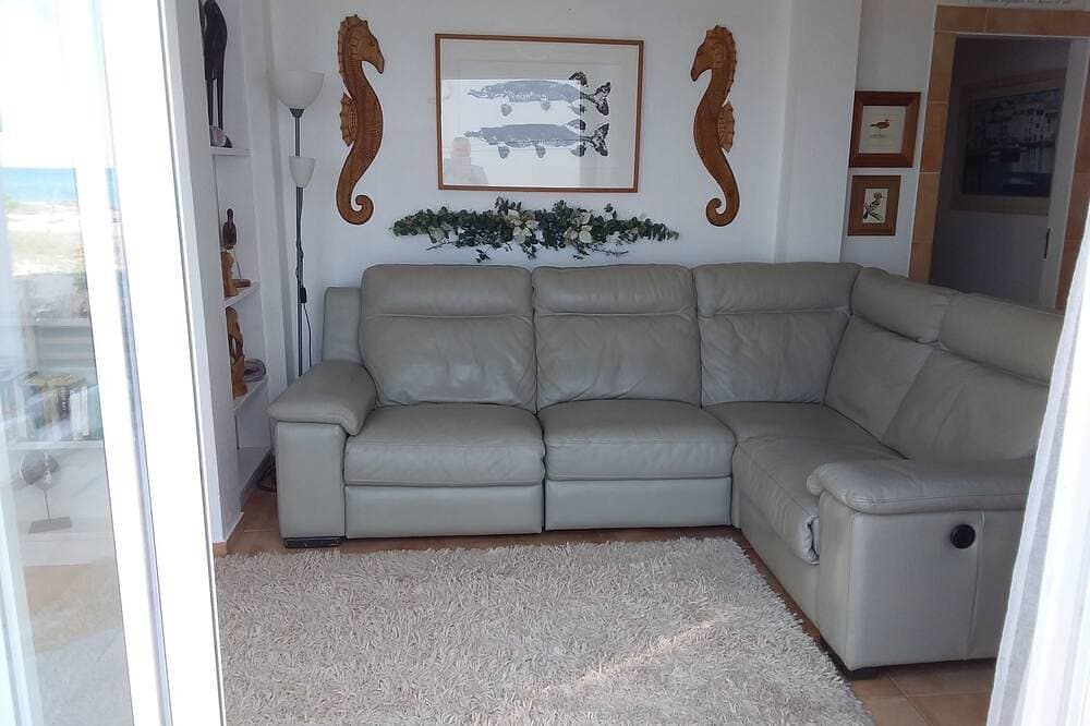 Foto 7 von 21: Beach House in a fantastic location With Stunning Views.