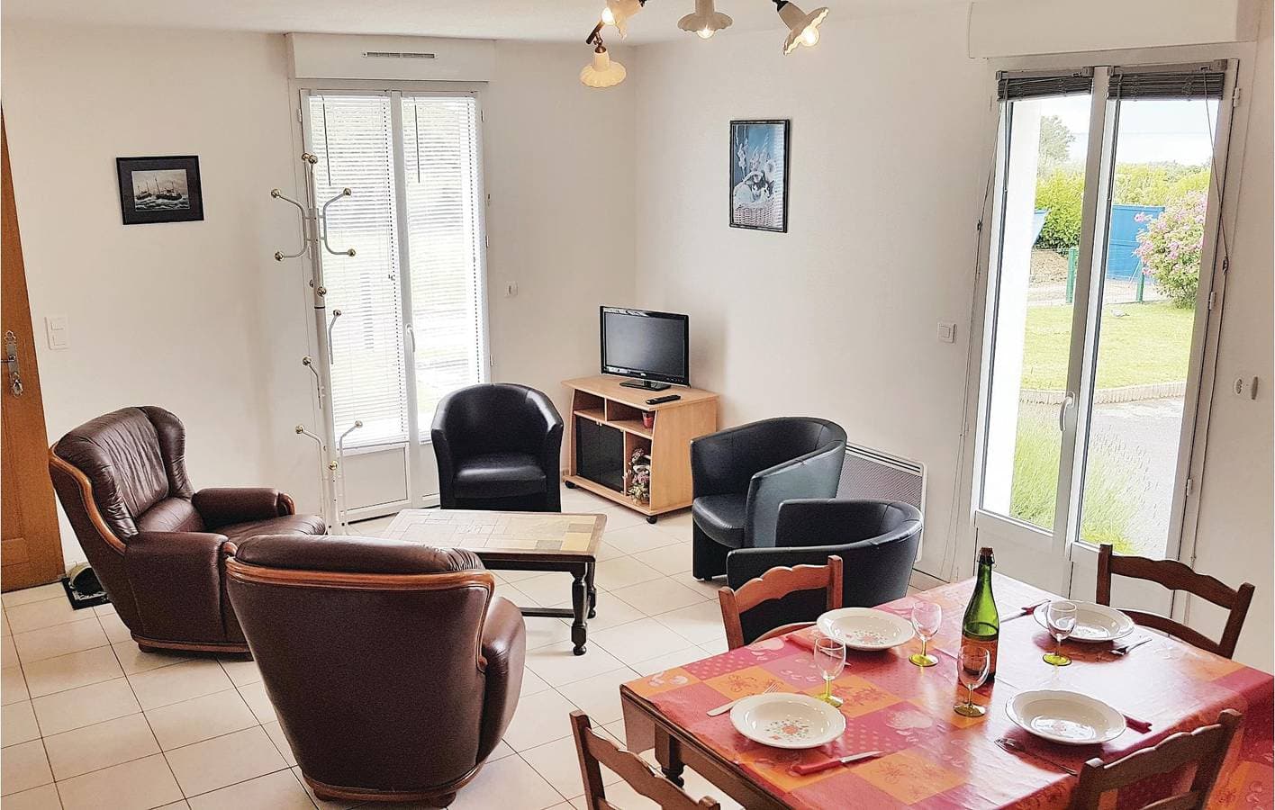 Foto 9 von 20: Seaside Getaway mit Parkplatz und TV.