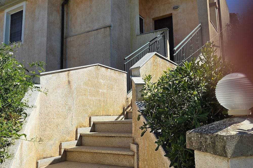 Charmante Wohnung in La Maddalena mit eigener Terrasse 1