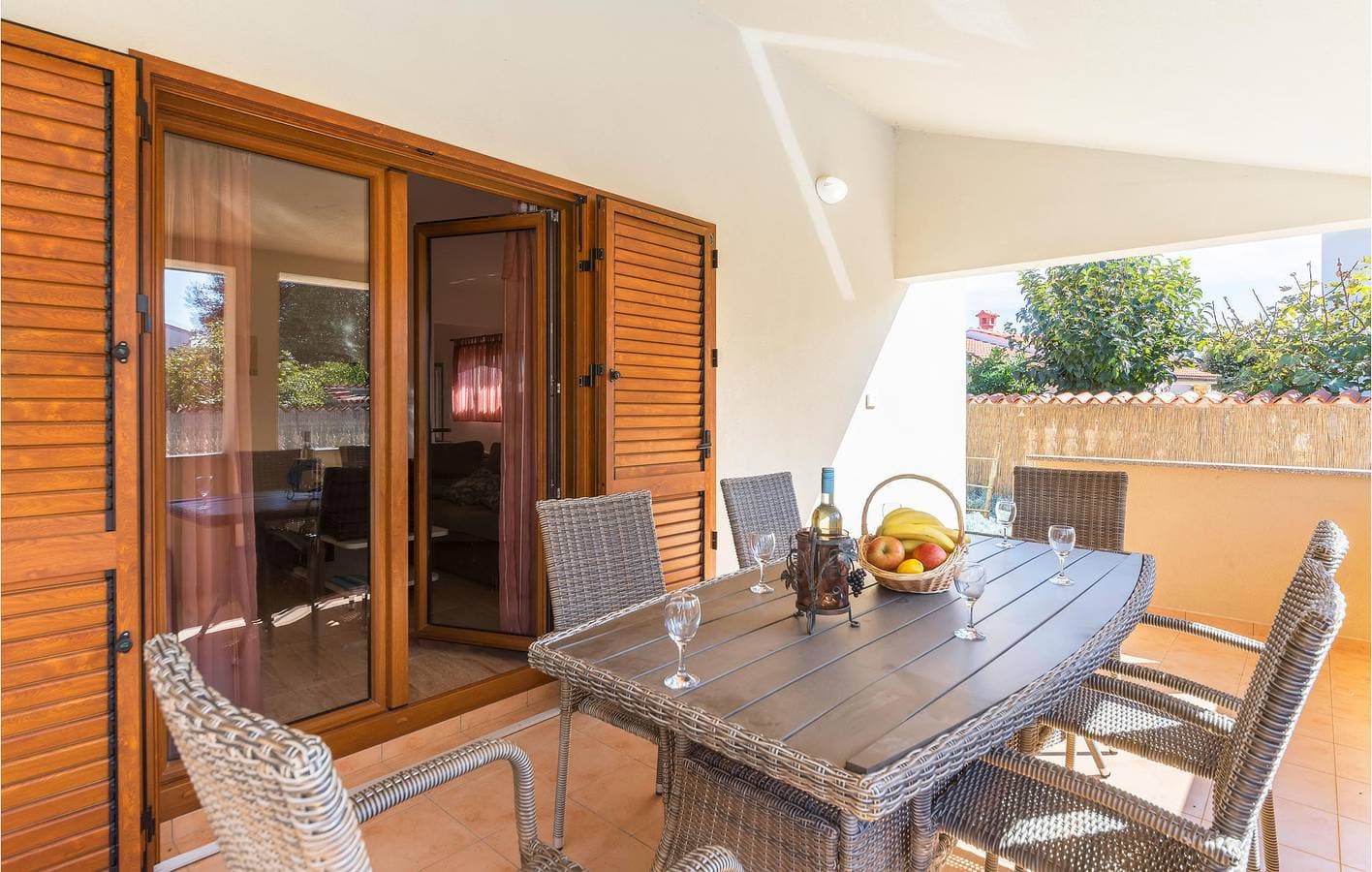 Foto 12 von 42: Geräumige Ferienwohnung mit Pool, Terrasse und WLAN – 1 km vom FKK-Strand entfernt