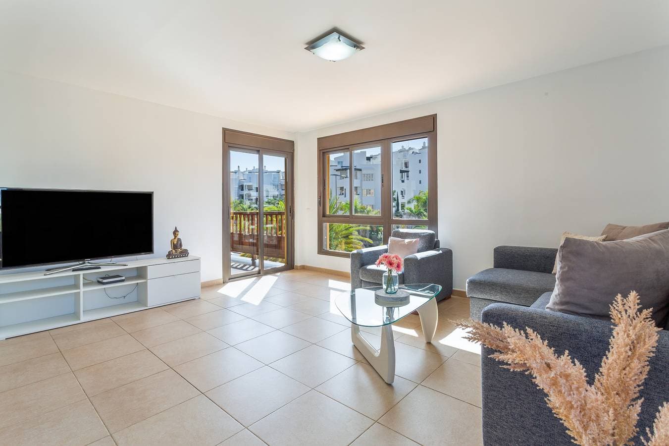 Foto 5 von 35: Ojos del Ozeans! Mit Terrasse und Gemeinschaftspool