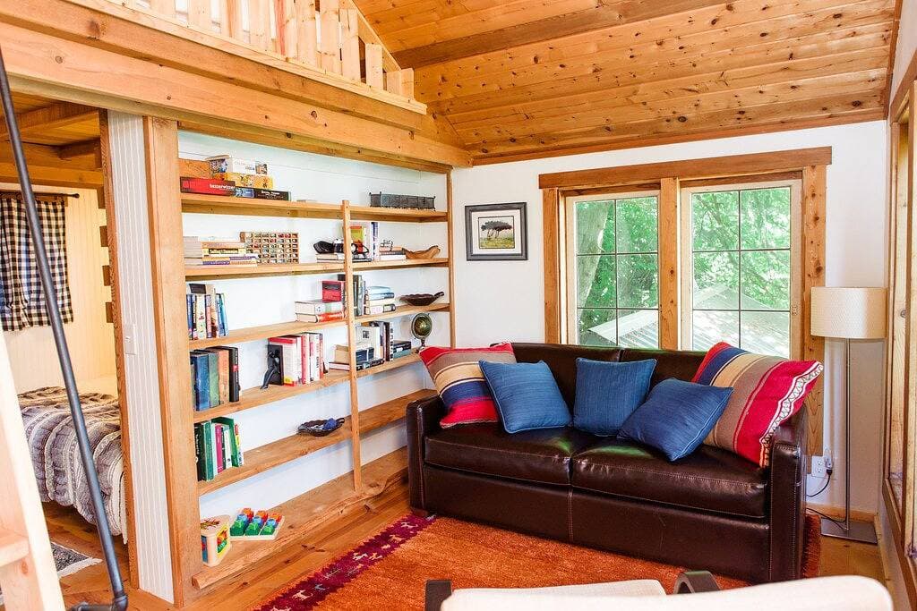 Foto 6 von 24: Baumhaus am Strand im Herzen des Puget Sound