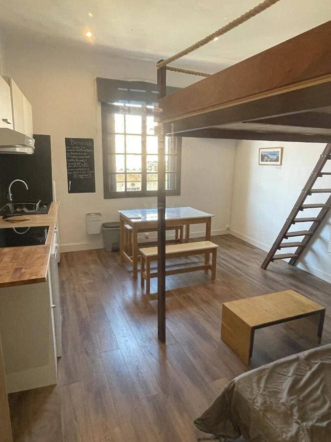 Studio climatisé au centre du village 1