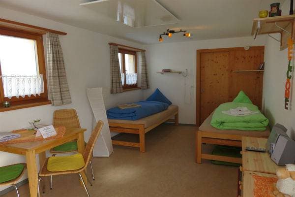 Foto 8 von 13: Ferienwohnung BioHof Casutt, Tenna - 1 Zimmer Ferienwohnung für max. 2 Pers.