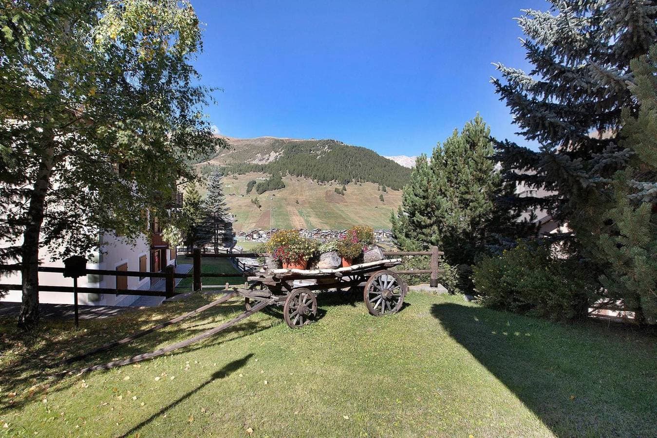 Foto 3 von 24: Apartment 'Superior 2-4' mit Bergblick, Gemeinschaftsgarten und WLAN
