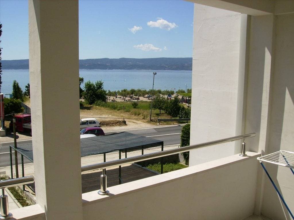 Ferienwohnung in Omiš mit Meerblick, Terrasse, Klimaanlage, W-Lan (3422-6) 1