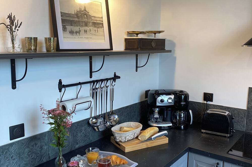 Foto 12 von 18: Large 4* gîte: sleeps 12, 6 bedrooms, 4 bathrooms, games room, garden