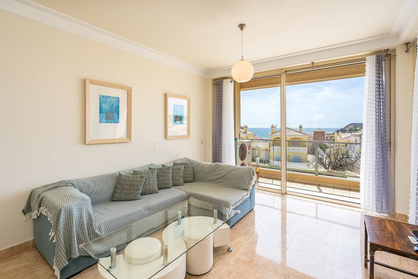Foto 3 von 27: Ferienwohnung 'Helligkeit Komfort In Burgau' mit Meerblick, Wi-Fi und Klimaanlage