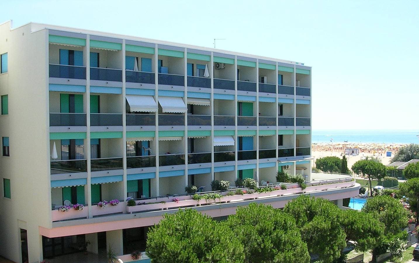 Foto 13 von 21: Familienresidenz direkt am Strand mit Pool