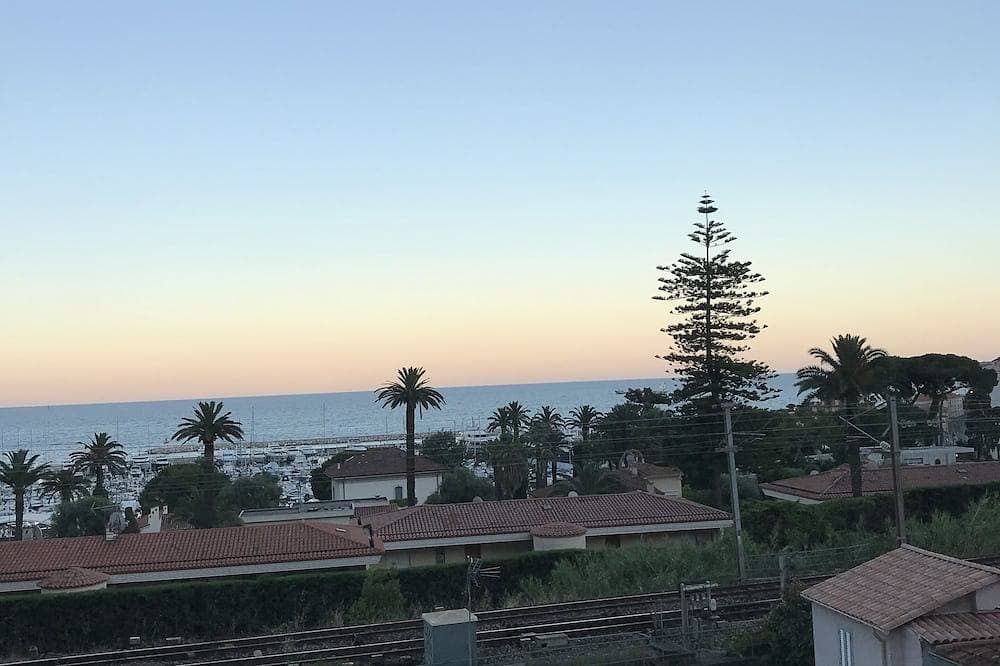 Foto 7 von 10: Bright apartment with sea view