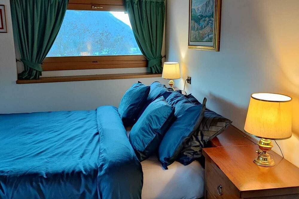Foto 2 von 30: Farmhouse in typical Trentino style, spacious, elegant, comfortable.