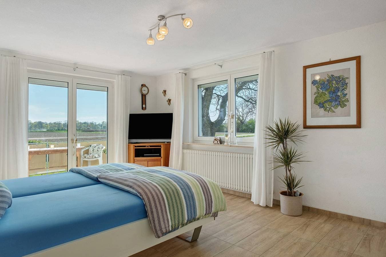 Foto 6 von 36: Ferienwohnung 'Schwarzwaldblick' mit privater Terrasse, privatem Garten und Wi-Fi