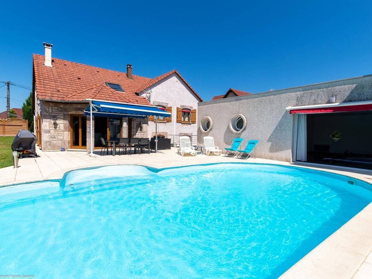 Moderner Komfort in den Südvogesen mit Pool und Jacuzzi 1