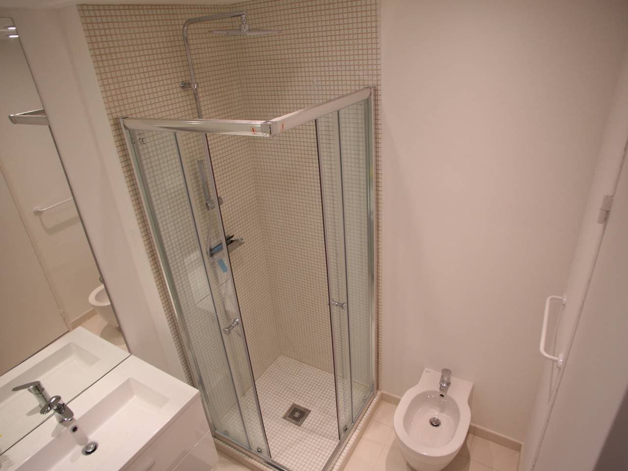 Foto 8 von 21: Modernes 2-Zimmer-Apartment mit Terrasse in Menton