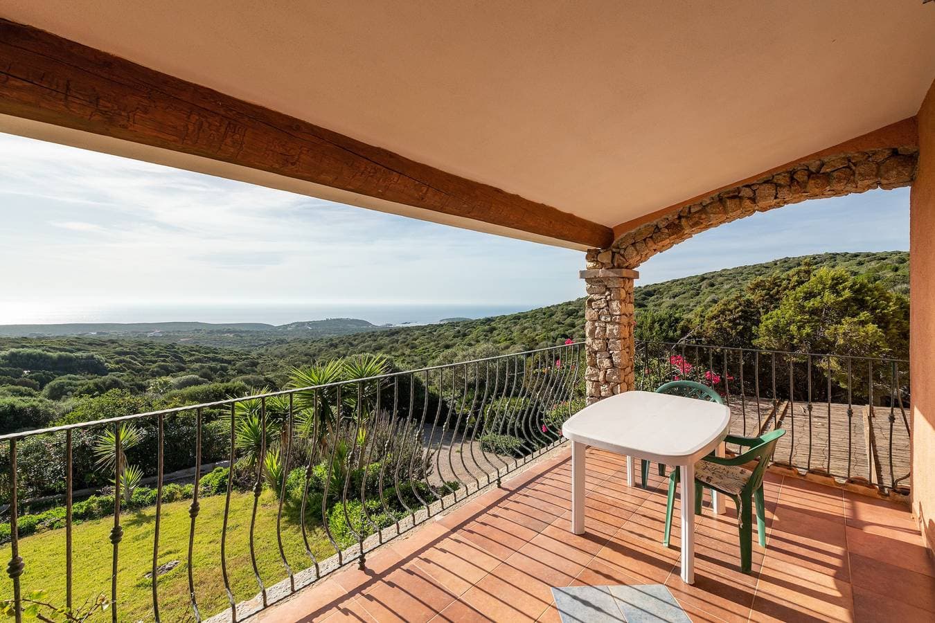 Foto 2 von 35: Villa Camilla mit Meerblick, privaten Terrassen, Garten und Balkon